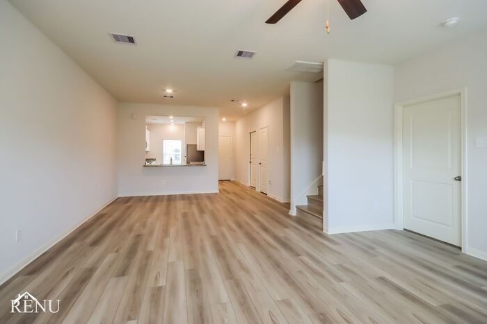 Building Photo - 10461 Sweetwater Creek Dr