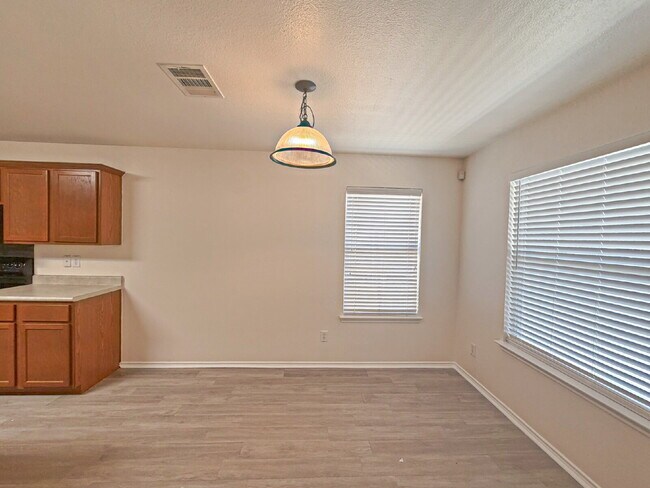 Building Photo - 6914 Dashmoor Creek