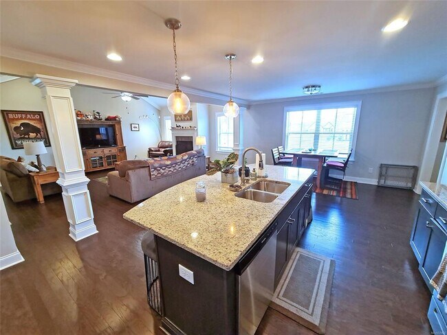 Building Photo - 919 Wheat Ridge Dr