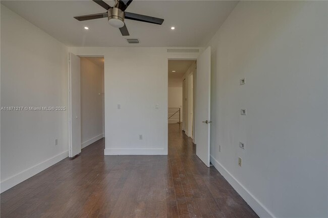 Building Photo - 9870 NW 74th Terrace
