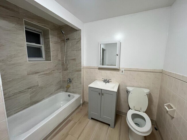 bathroom - 13 Garrison St