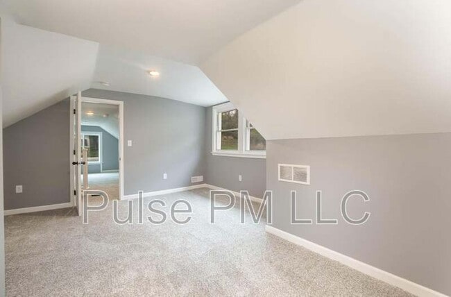 Building Photo - 39 18th St