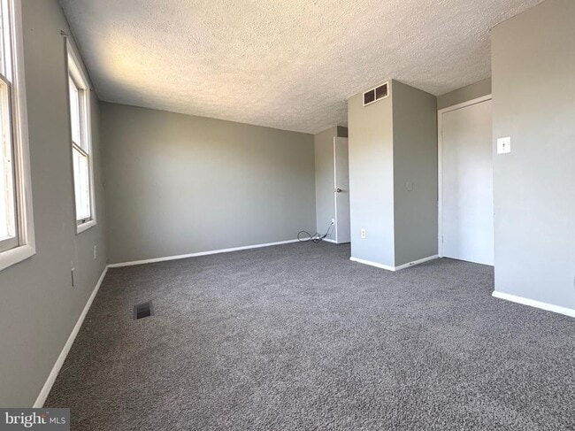 Building Photo - 95 Stillwood Cir