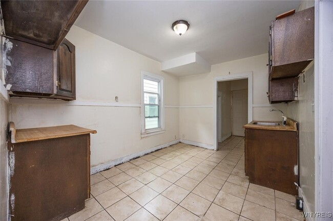 Building Photo - 1806 Ferry Ave