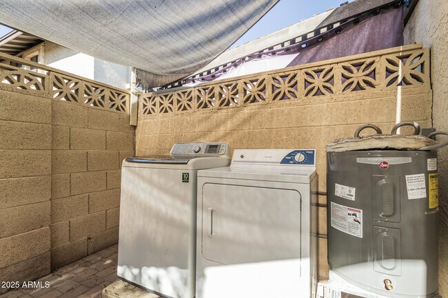 Building Photo - 2934 N 22nd Pl