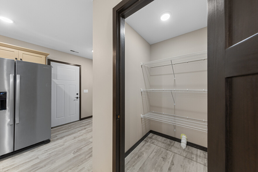 Building Photo - 3200 Noble Dr