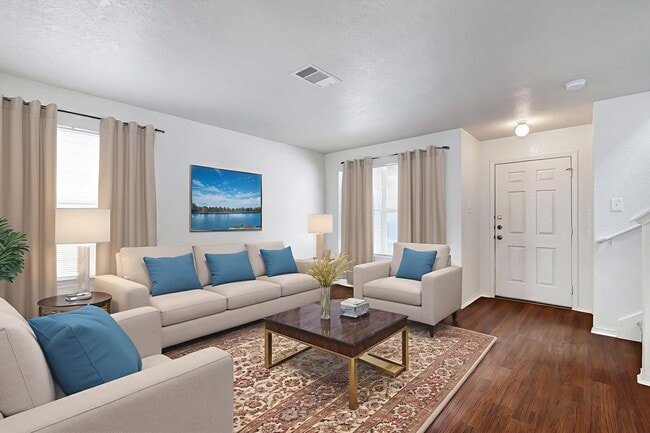 Building Photo - ***MOVE-IN SPECIAL: TWO WEEKS FREE***Renov...