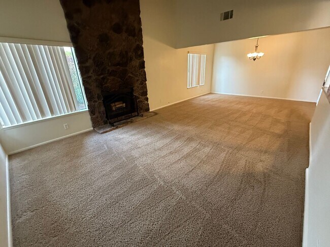 Building Photo - Victorville- Spring Valley Lake, 3 Bedrooms 2 bathrooms, New Paint