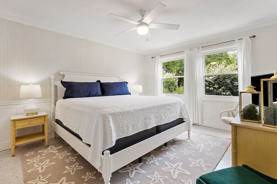 Building Photo - 165 Pioneer Loop