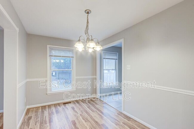 Building Photo - 8529 Ramort Dr