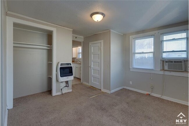 Building Photo - 856 S Millwood Ave