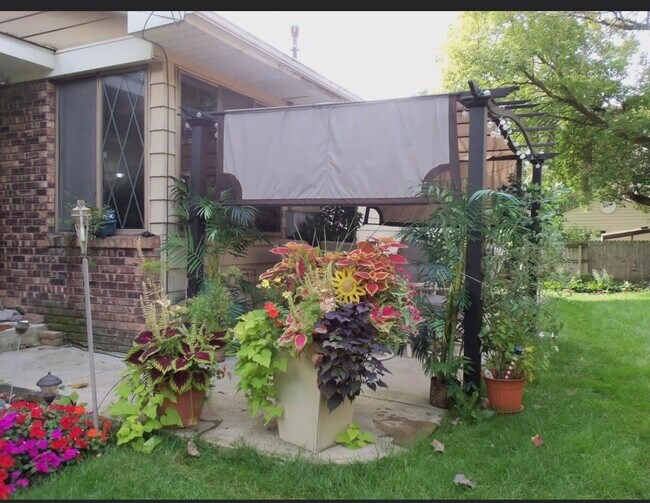 Patio pergola not included - 106 Ken O Sha Dr SE