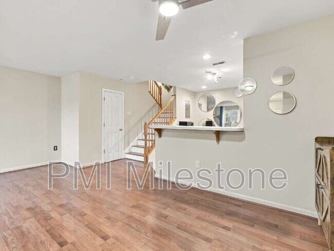 Building Photo - 2132 Bristol Dr