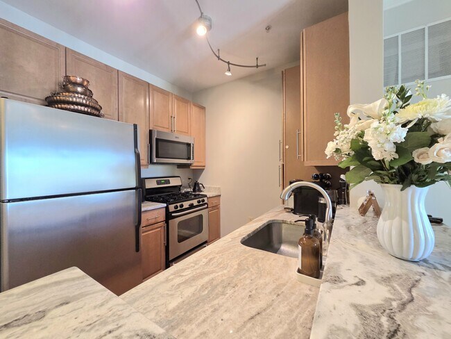 Building Photo - 11770 Sunrise Valley Dr