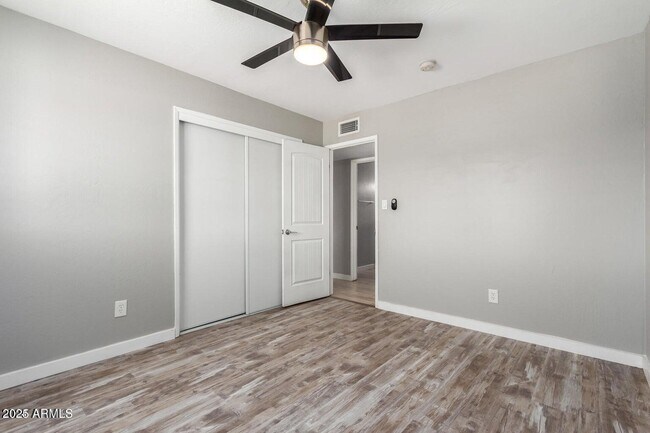 Building Photo - 3526 W Seldon Ln