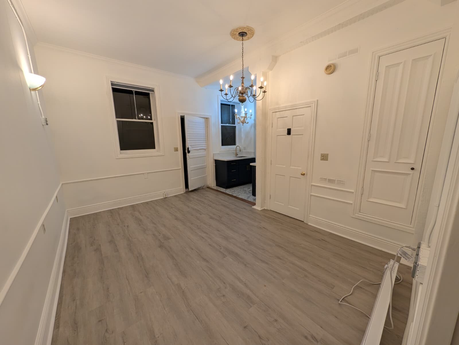 Building Photo - 2010 19th St