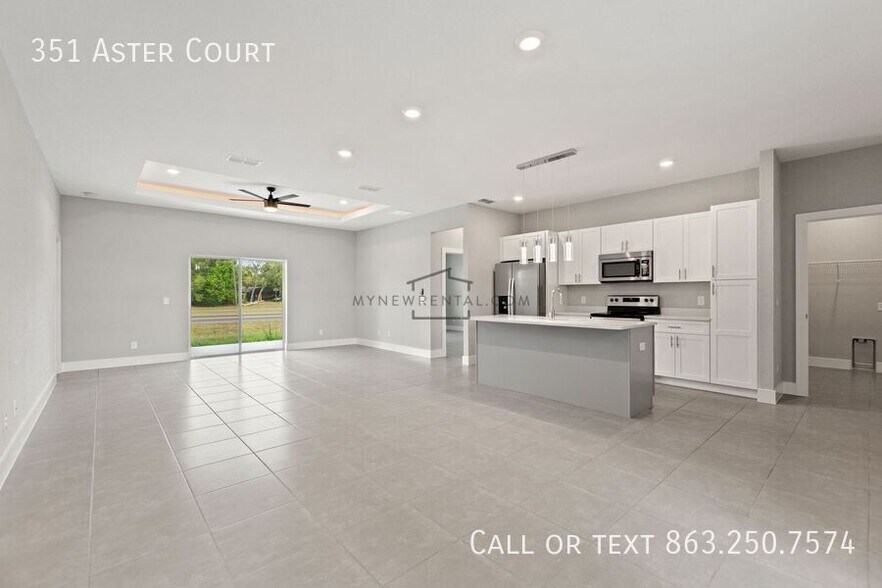 Building Photo - 351 Aster Ct