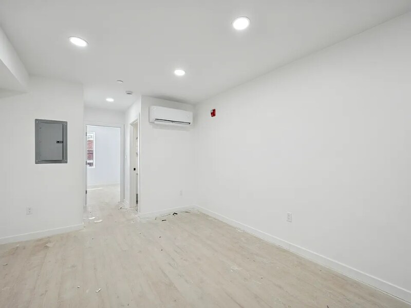 Building Photo - 52 N 52nd St