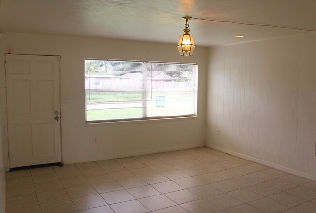 Building Photo - Lovely home in the Southwood Subdivision