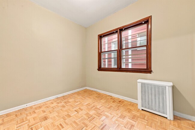 Building Photo - 129 W 28th St