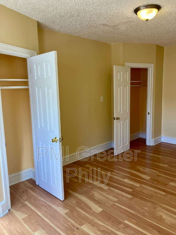 Building Photo - 1705 Bridge St