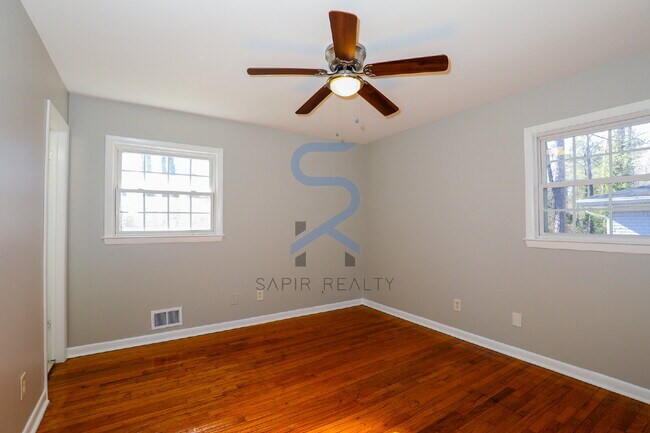 Building Photo - Move in before January 31st and choose your reward: a $250 Amazon Gift Card or a 55" Smart TV!