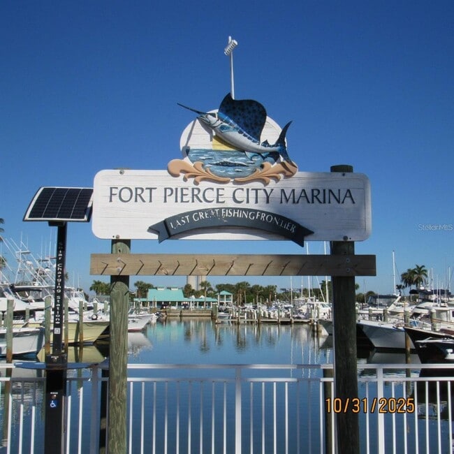 Building Photo - 2050 Oleander Blvd