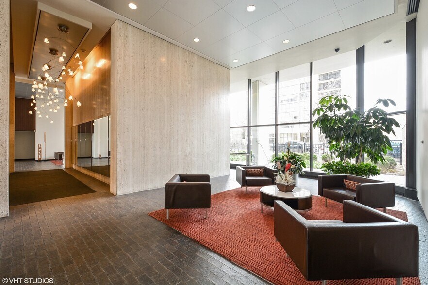 Building Photo - 1560 N Sandburg Ter