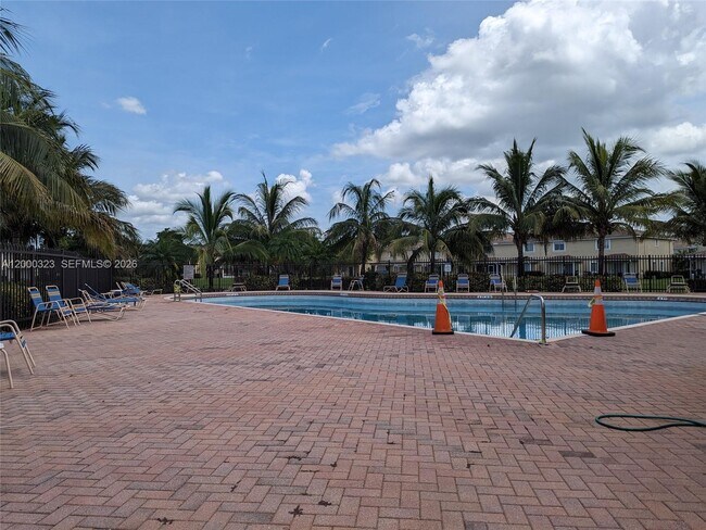 Building Photo - 5910 Royal Way