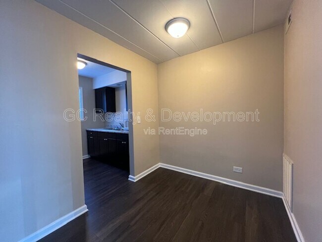 Building Photo - 346 Wilson Ave