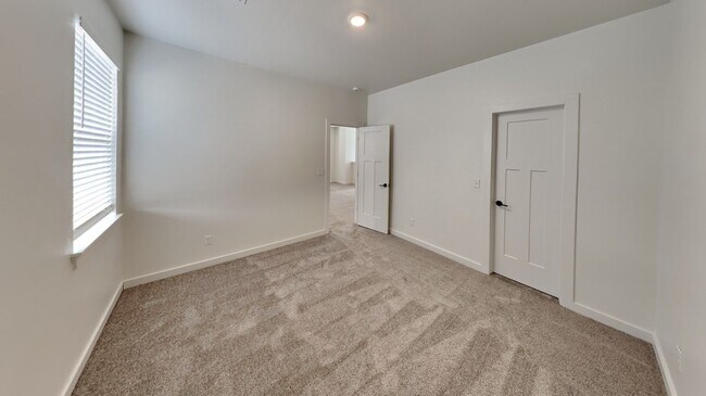 Building Photo - Luxury Modern 3 Bedroom 2.5 Bathroom Home with a Bonus Room in Deer Creek Schools (Neighborhood P...