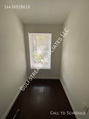 Building Photo - 122 S Carlton St