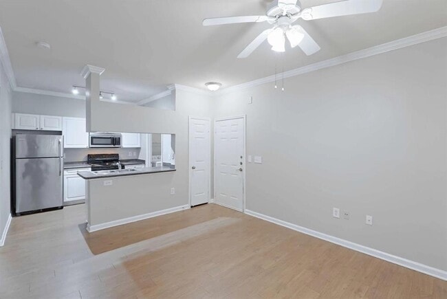 Building Photo - 10505 S I-35 Frontage Rd