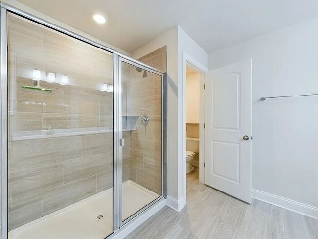 Building Photo - 3 Bed/2.5 Bath Beautiful Newer Constructio...
