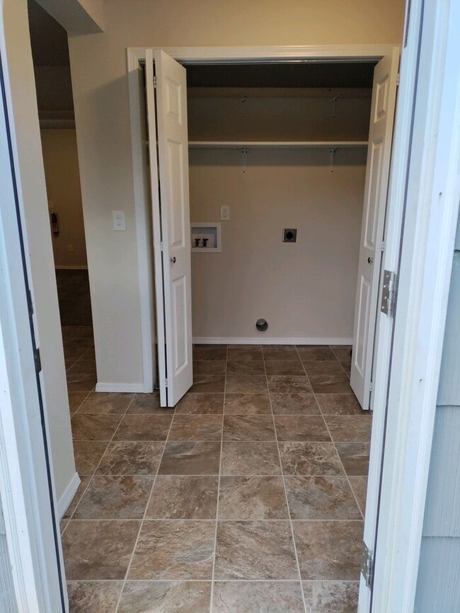 Building Photo - 1221 W Franklin St