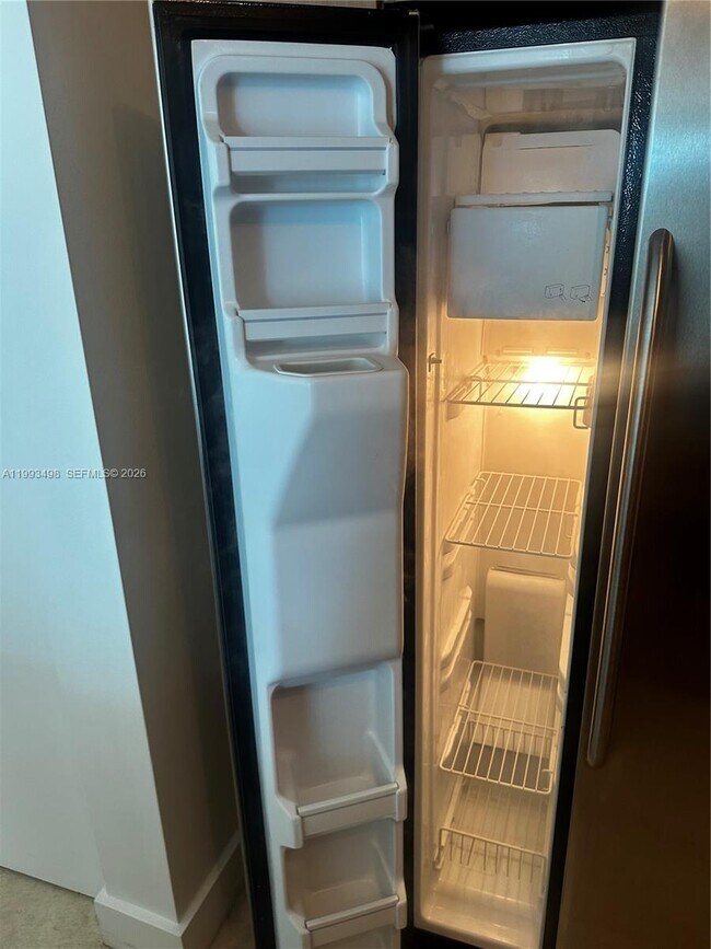 Building Photo - 350 S Miami Ave