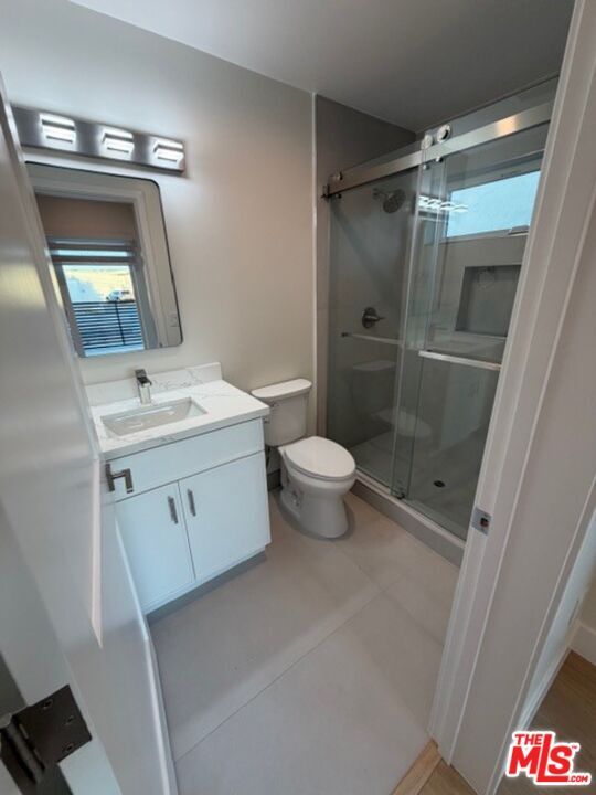 Building Photo - 5191-5191 Lindley Ave