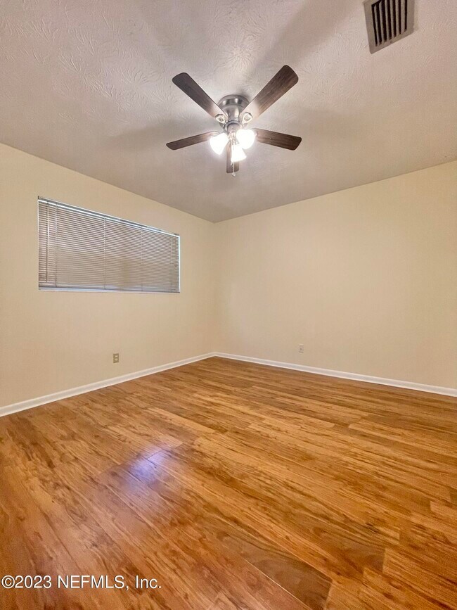 Building Photo - 5391 Golf Course Dr