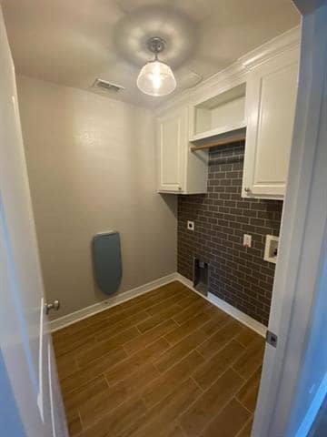 Building Photo - 2021 Fairmount Park Dr