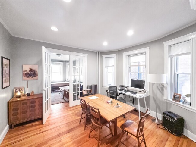 Building Photo - 593 Centre St