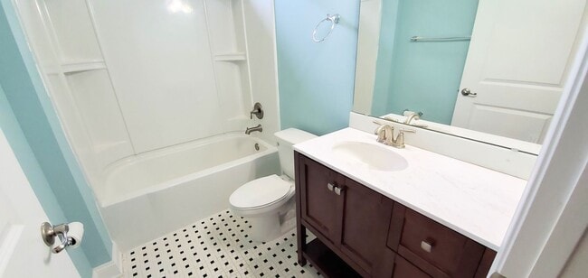 Building Photo - Newer Construction in Avondale!