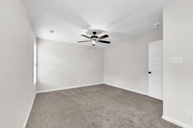Building Photo - 1196 Cottonwood Dr