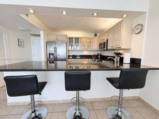 Building Photo - 3725 S Ocean Dr