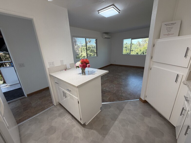 Building Photo - 1949 Monte Vista Dr