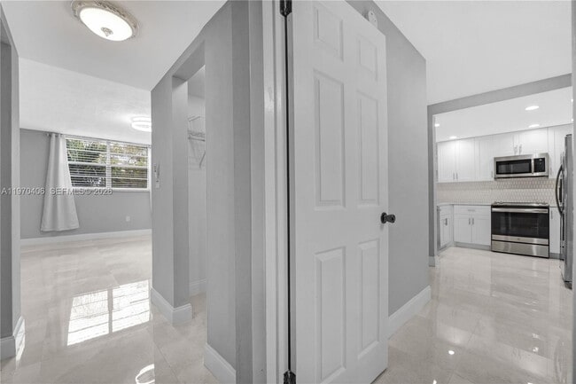 Building Photo - 7100 NW 17th St