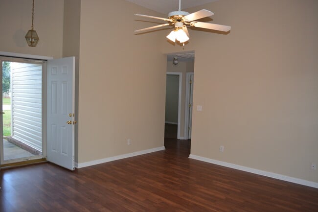 Building Photo - 204 Tyson Glen Dr