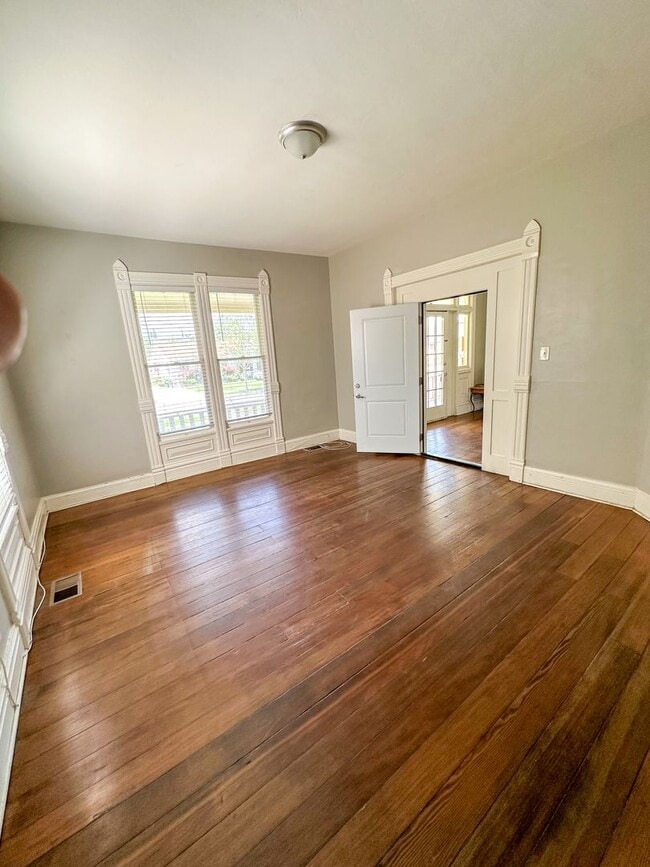 Building Photo - IAN- 4537 MERRIL AVE