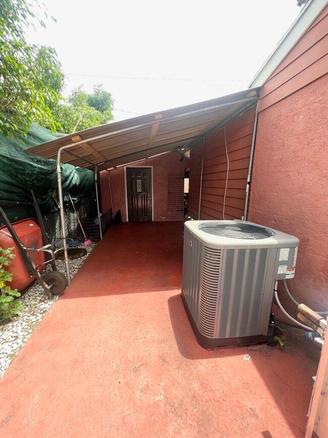 Building Photo - 620 Monceaux Rd