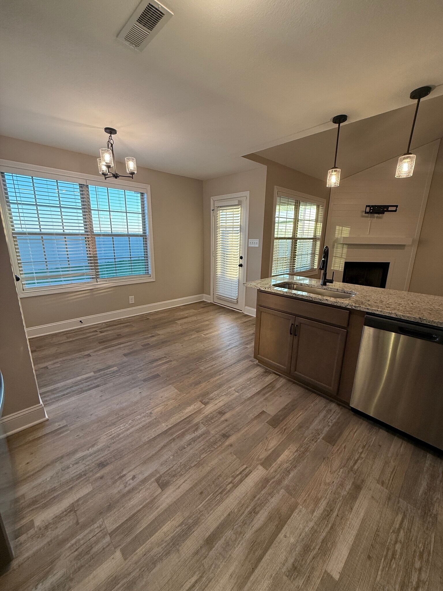 Building Photo - 1100 Cardinal Creek Dr