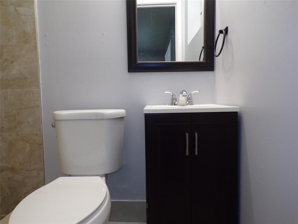 Building Photo - 2725 SW 9th St